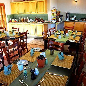 Отель Safari Club Sa Кемптон-Парк Экстерьер фото