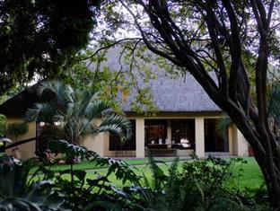Отель Safari Club Sa Кемптон-Парк Экстерьер фото
